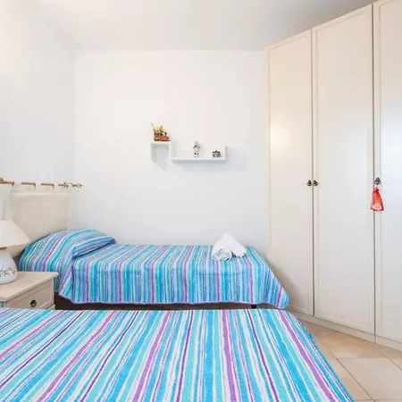 Delightful Three Flat With Patio Near Budoni * טנאונלה