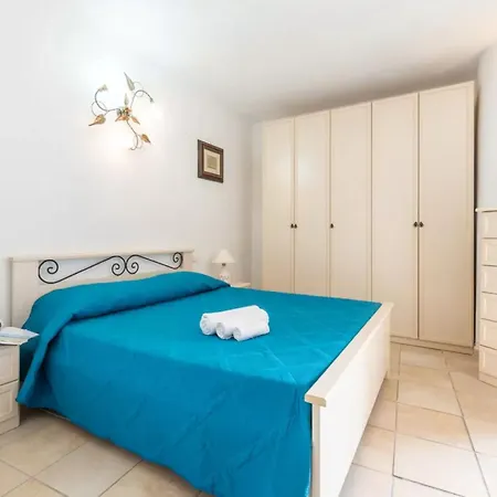 Delightful Three Flat With Patio Near Budoni דירה טנאונלה